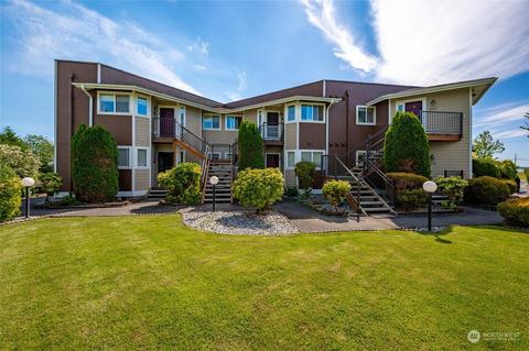 1502 Peace Portal Dr, Blaine, WA 98230