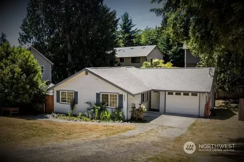 22235 Seavista Dr NE, Poulsbo, WA 98370