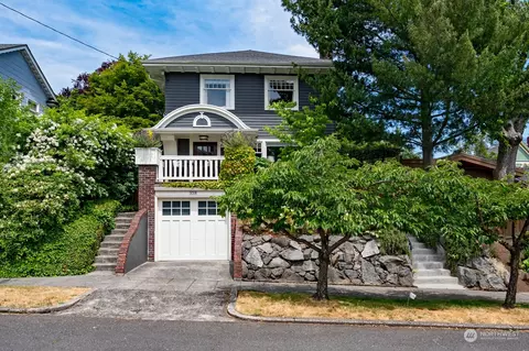 358 Garfield St, Seattle, WA 98109