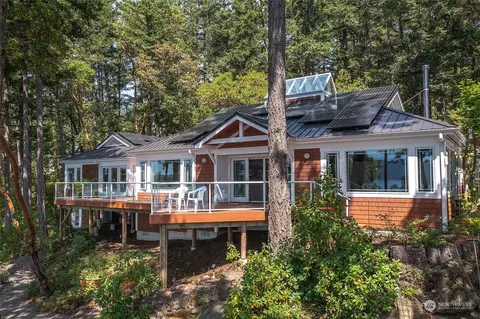 1066 Olga Rd, Eastsound, WA 98245