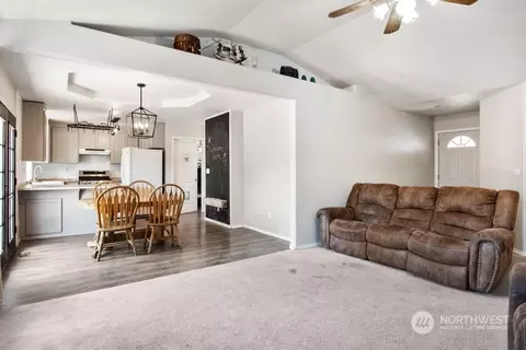 410 Calistoga St W, Orting, WA 98360 photo 5