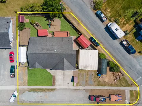 410 Calistoga St W, Orting, WA 98360 photo 2