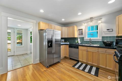 1502 N 35th St, Seattle, WA 98103 photo 7