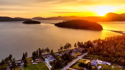 15770 Snee Oosh Rd, La Conner, WA 98257