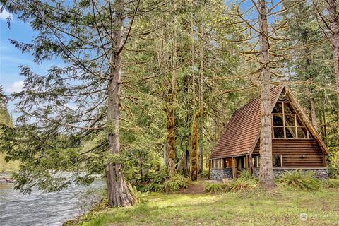 12443 744th Ave NE, Skykomish, WA 98288