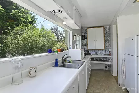 1218 16th Ave E, Seattle, WA 98112 photo 11