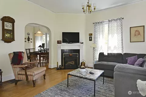 1218 16th Ave E, Seattle, WA 98112 photo 3