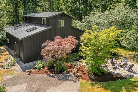 12150 SW Shawnee Rd, Vashon, WA 98070