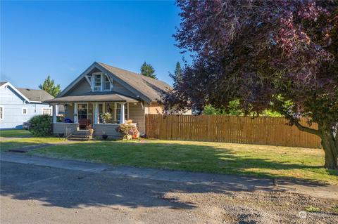 216 W Chestnut St, Centralia, WA 98531