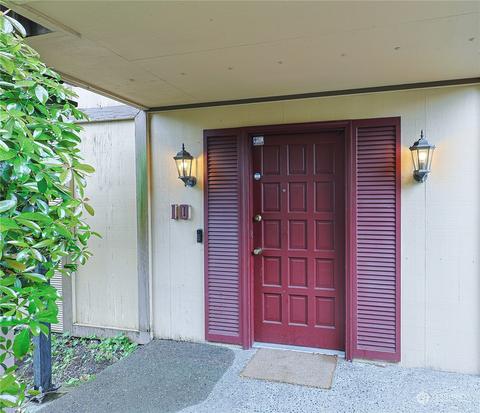 10210 SE 239th St #10, Kent, WA 98031