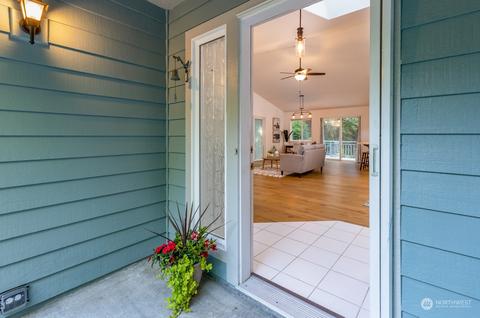 223 Pinecrest Dr, Port Townsend, WA 98368