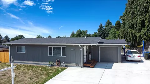 2108 NE 9th St, Renton, WA 98056