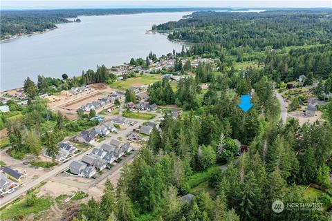 170 E Allynview Dr, Allyn, WA 98524
