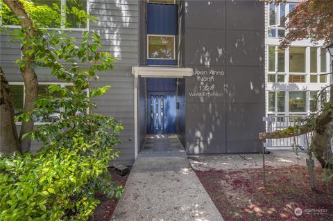 1324 W Emerson St #302, Seattle, WA 98119