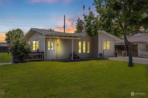 2103 Dover St, Richland, WA 99352