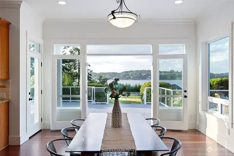 953 Gway Dr, Fox Island, WA 98333