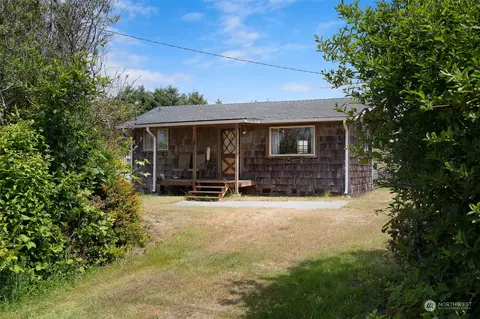 4 Waikiki St, Ocean Shores, WA 98569