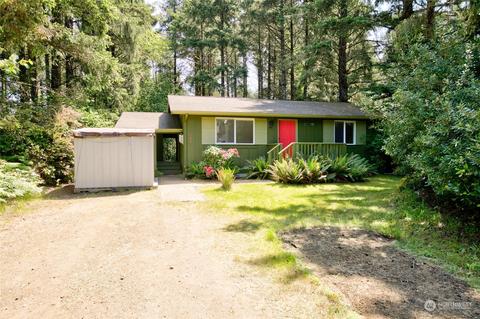784 Copalis Ave NE, Ocean Shores, WA 98569