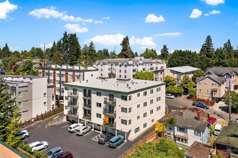 8747 Phinney Ave N #11, Seattle, WA 98103