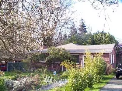 127 Barbara, Everett, WA 98203 photo 1