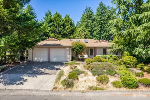 701 Fox Run Dr NW, Olympia, WA 98502