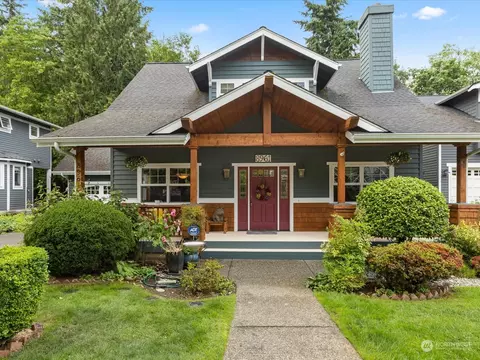8961 N Town Dr NE, Bainbridge Island, WA 98110