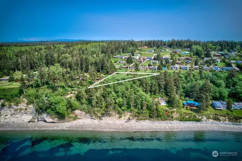 17 S Seaview Ave, Coupeville, WA 98239
