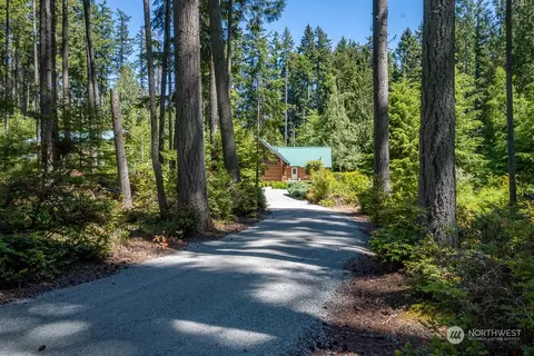6745 Cultus Bay Rd, Clinton, WA 98236