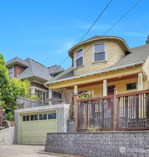 204 17th Ave S, Seattle, WA 98144