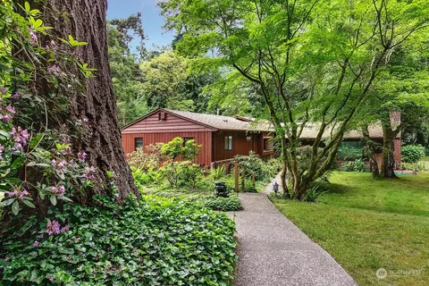 17230 28th Ave NE, Lake Forest Park, WA 98155