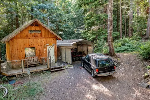 20 N Hoodview Pl, Lilliwaup, WA 98555