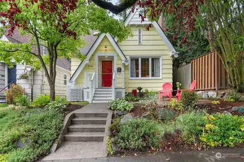 7753 19th Ave NE, Seattle, WA 98115