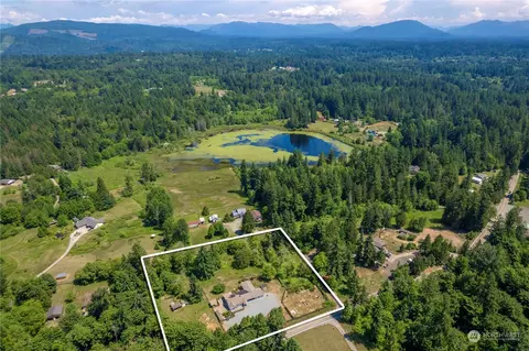 18652 Lake Francis Rd SE, Maple Valley, WA 98038