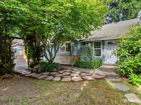 14102 75th Ave NE, Kirkland, WA 98034