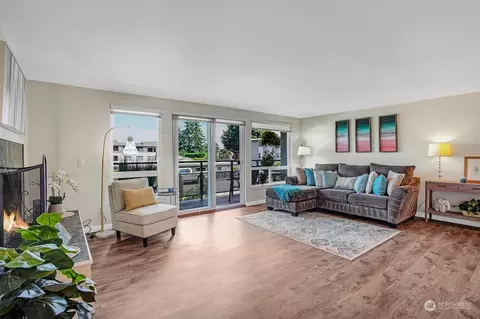 500 Elm Way #24, Edmonds, WA 98020