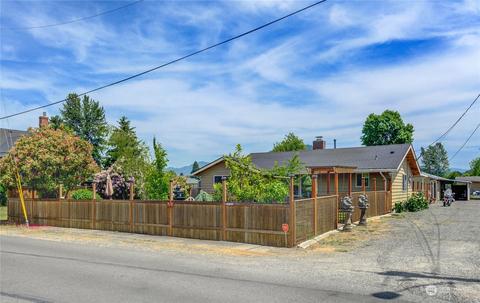 184 S Spruce St, Buckley, WA 98321