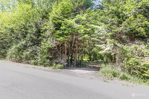 221 Elochoman Valley Rd, Cathlamet, WA 98612