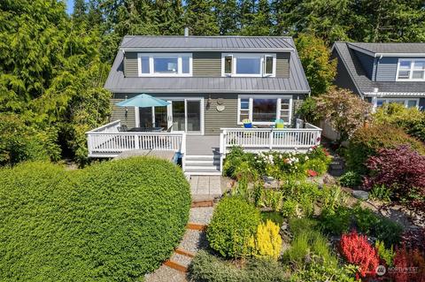 688 Windmill Dr, Freeland, WA 98249