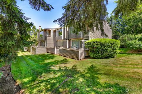 11808 NE 80th St #2, Kirkland, WA 98033