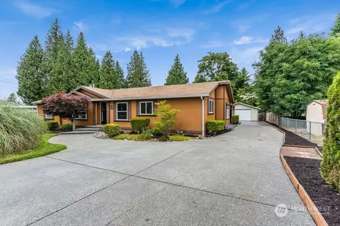 329 205th St SW, Lynnwood, WA 98036