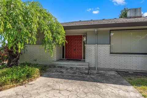 7606 84th St E, Puyallup, WA 98371