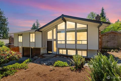 212 215th St SE, Bothell, WA 98021