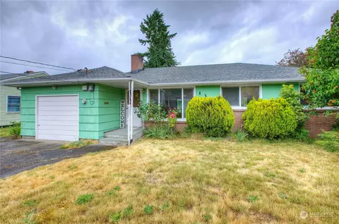 131 E 62nd St, Tacoma, WA 98404