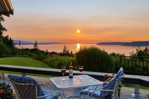 6831 Fisher Rd, Edmonds, WA 98026
