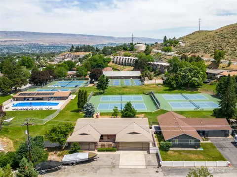 2010 Skyline Dr, Wenatchee, WA 98801