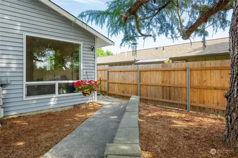2726 Woburn St, Bellingham, WA 98226