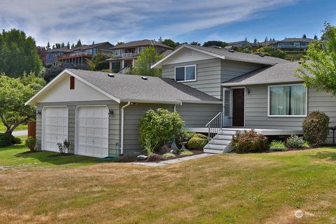 4687 Elsica Dr, Clinton, WA 98236