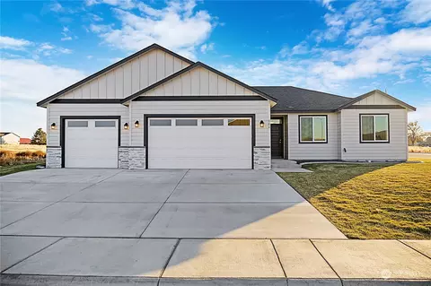 906 5th Ave NE, Ephrata, WA 98823