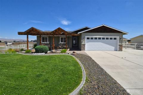 424 Airport Way SW, Mattawa, WA 99349
