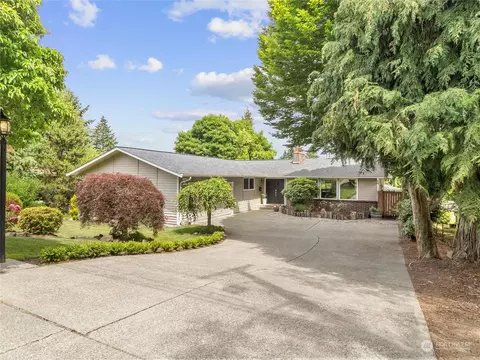 1037 Sunrise Ln, Fircrest, WA 98466